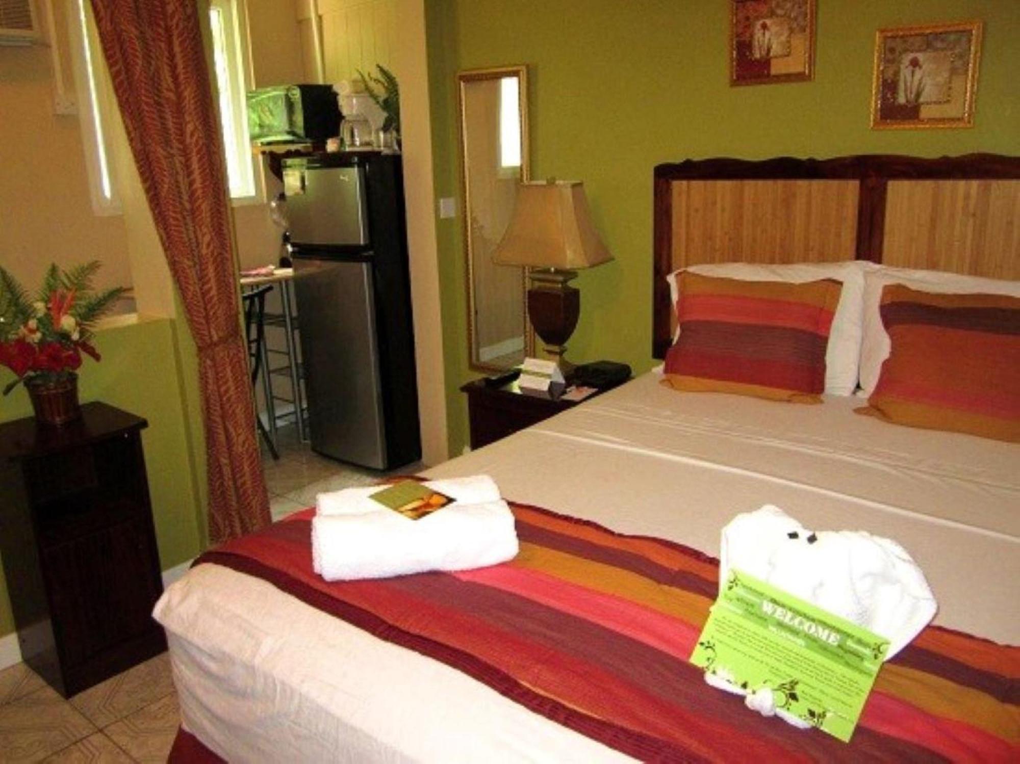 Narakiel's Inn Roseau Bagian luar foto