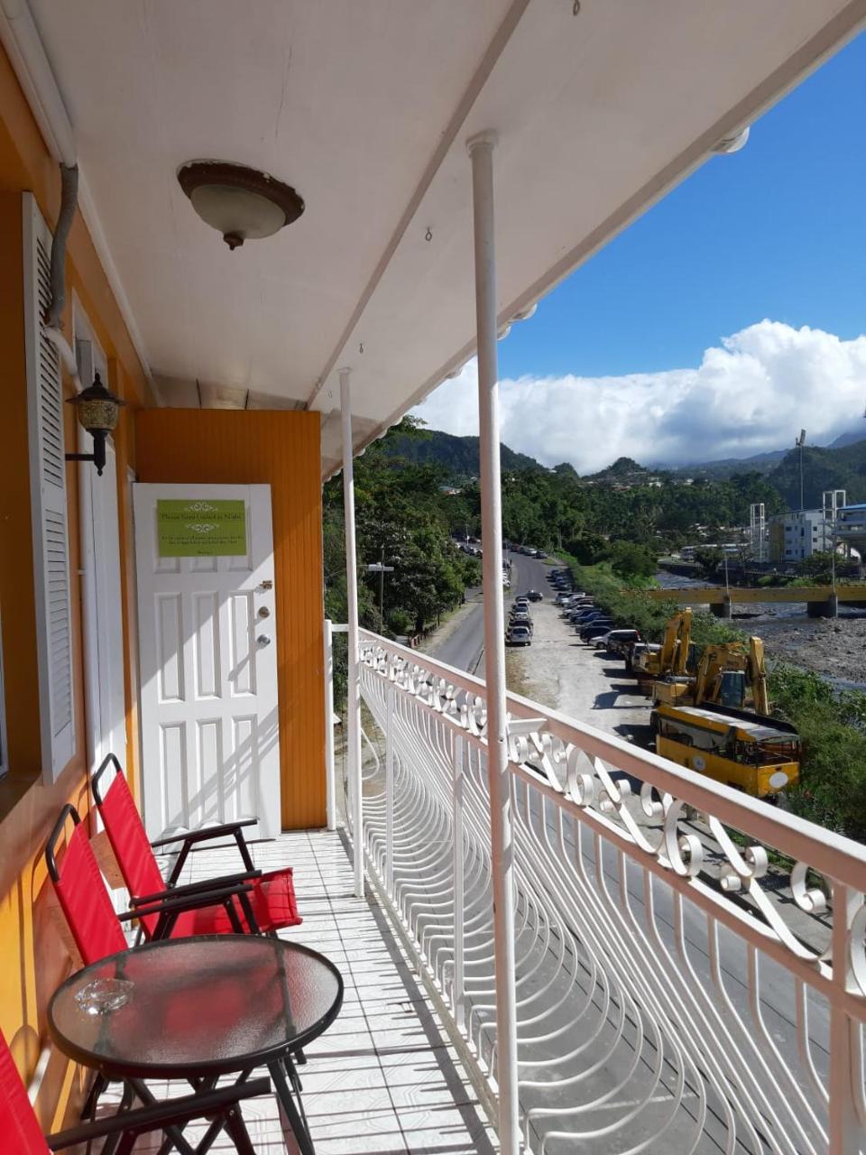 Narakiel's Inn Roseau Bagian luar foto