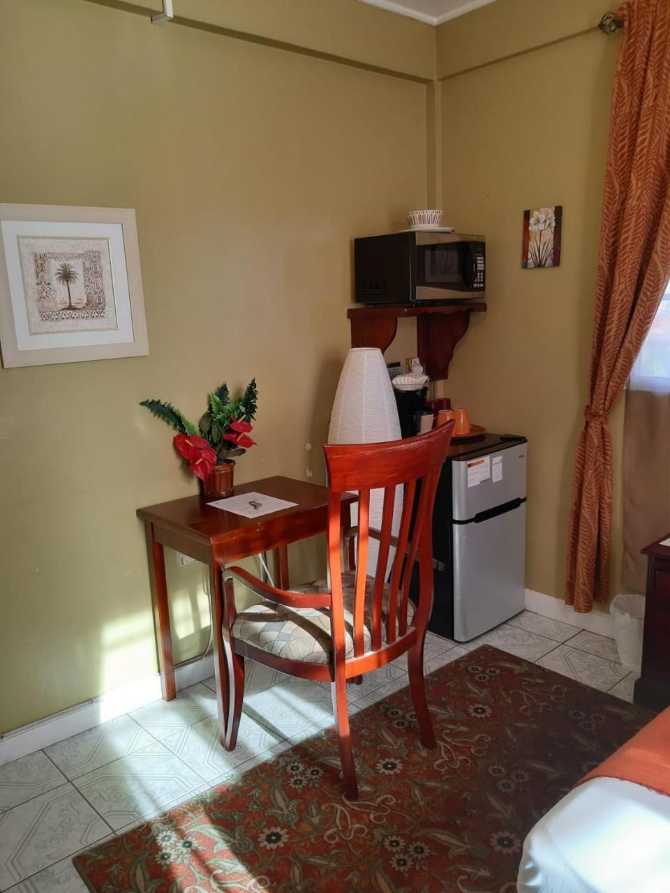 Narakiel's Inn Roseau Bagian luar foto