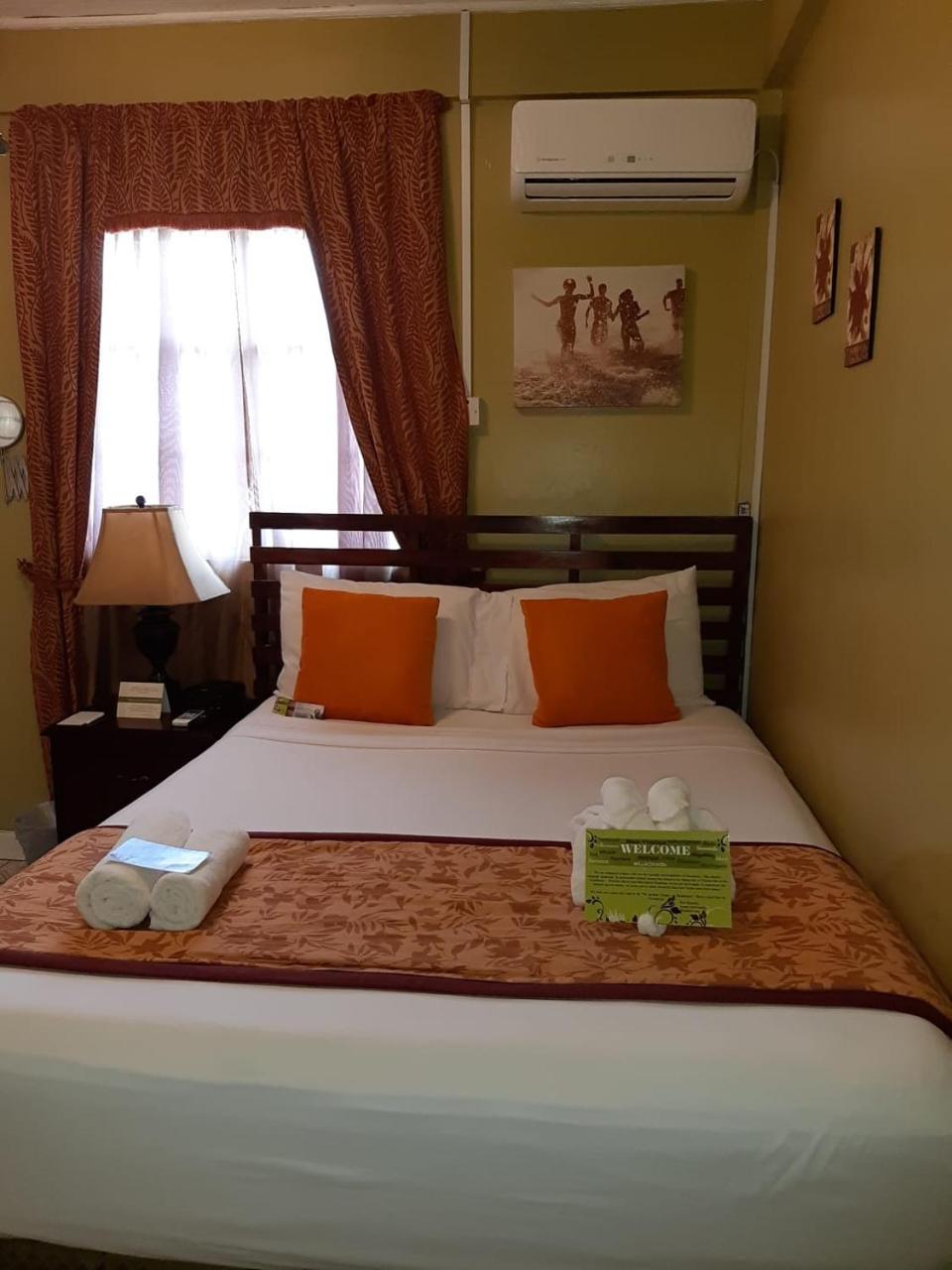 Narakiel's Inn Roseau Bagian luar foto